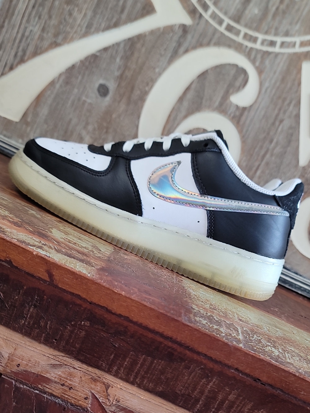 Nike Air Force 1 LV8 'Year Of The Dragon' Wmns 7.5 Good Condition. Fast Shipping
